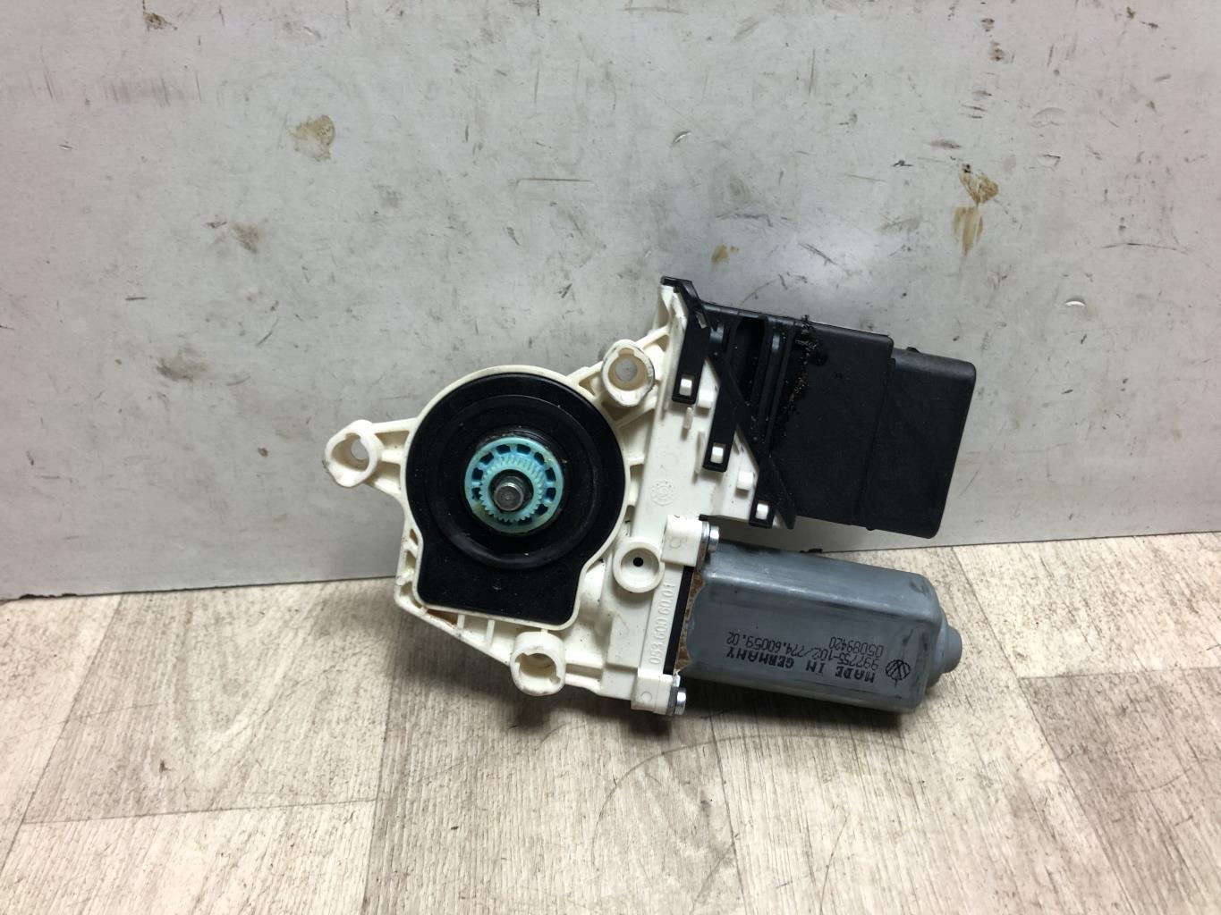 Motore alzacristalli posteriore sinistro VOLKSWAGEN GOLF 6 Diésel - 1