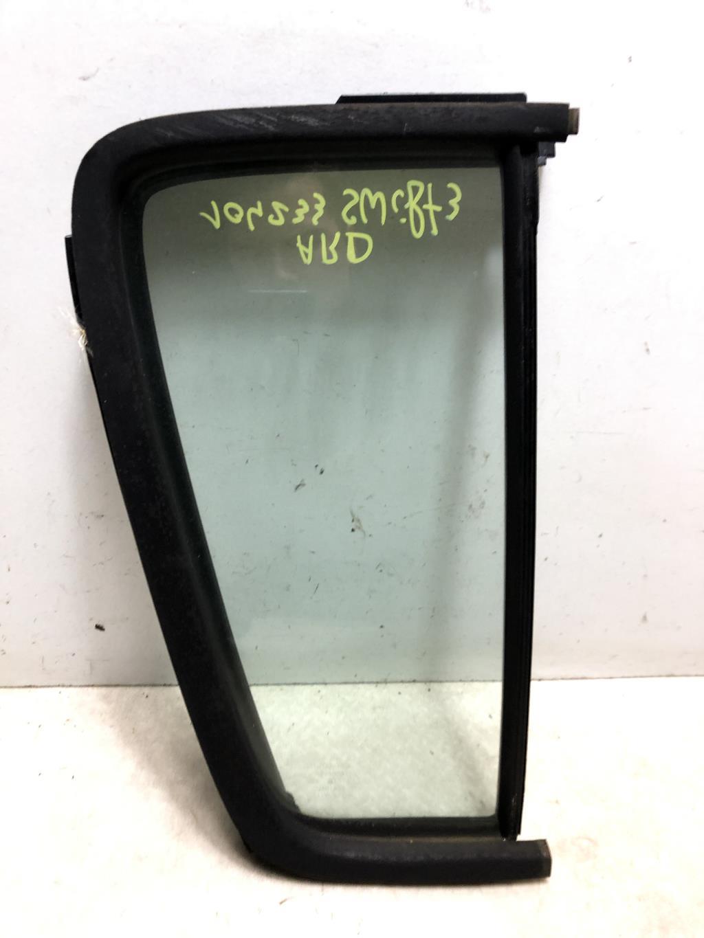 Custode arriere droit SUZUKI SWIFT 3 Essence - 1