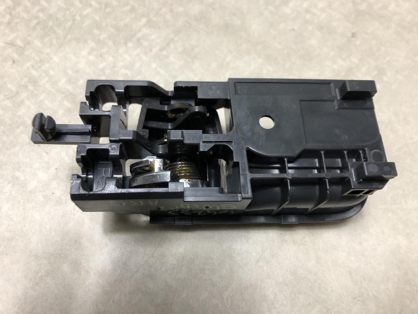 Maniglia interna posteriore destra SUZUKI SWIFT 3 Gasolina - 1