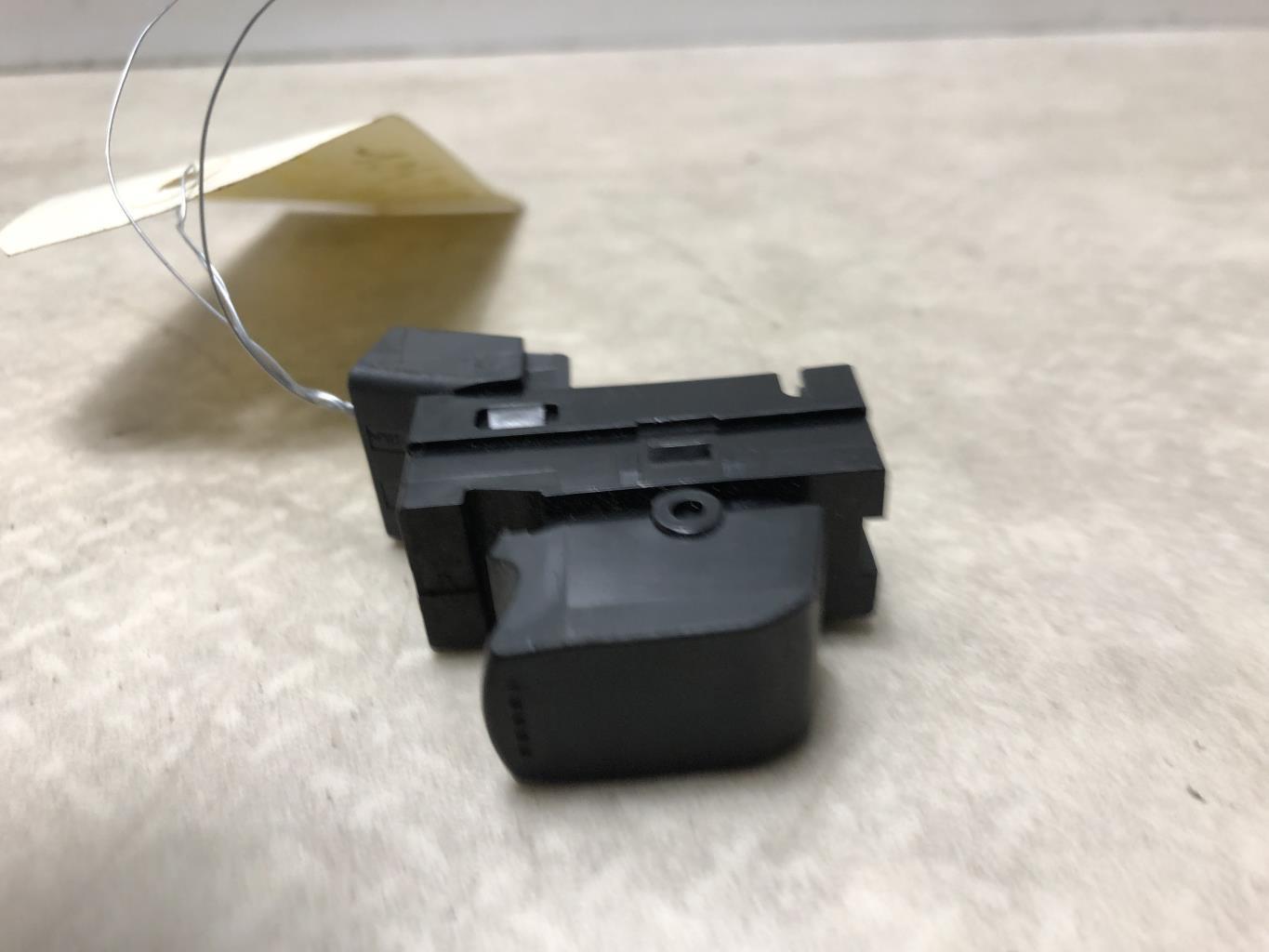 Interruttore lavacristalli posteriore destro SUZUKI SWIFT 3 Gasolina - 1