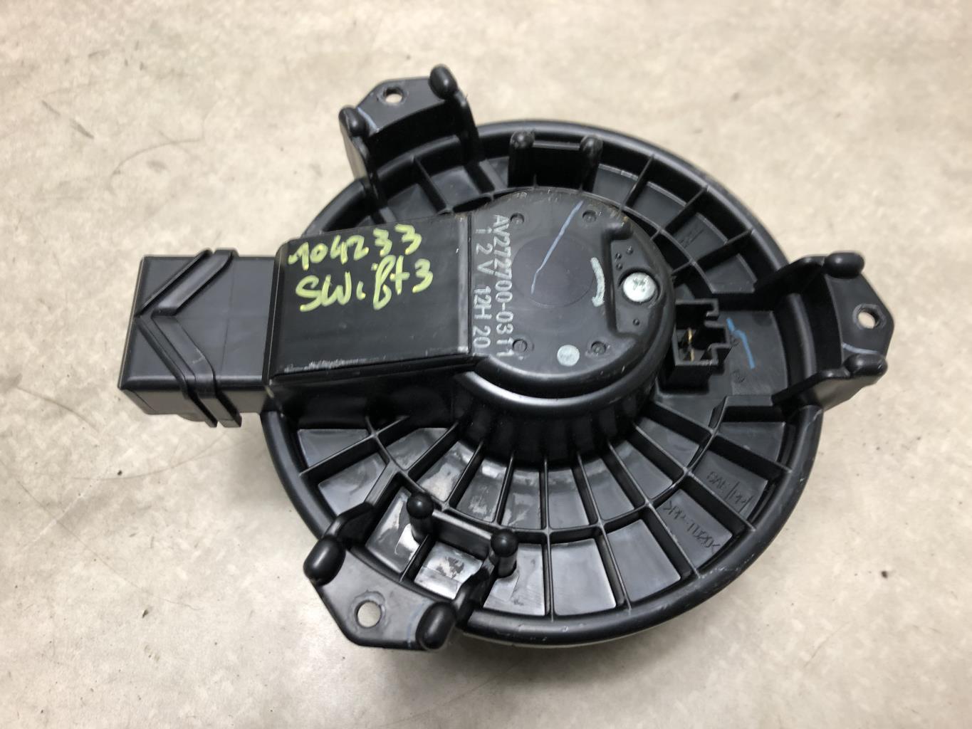Ventilateur chauffage SUZUKI SWIFT 3 Essence - 1