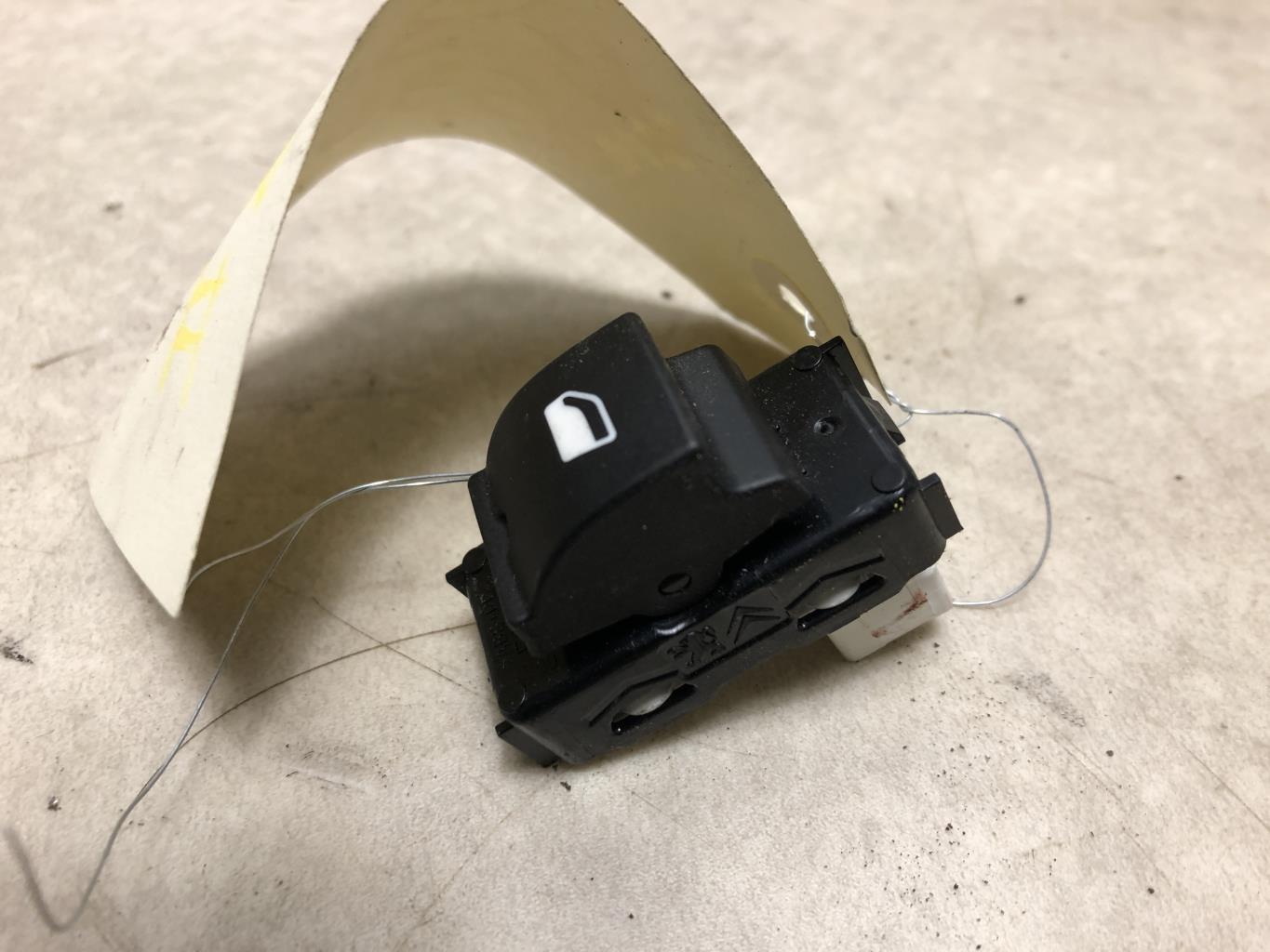 Interruttore lavacristalli posteriore sinistro PEUGEOT 308 2 PHASE 1 Gasolina - 1