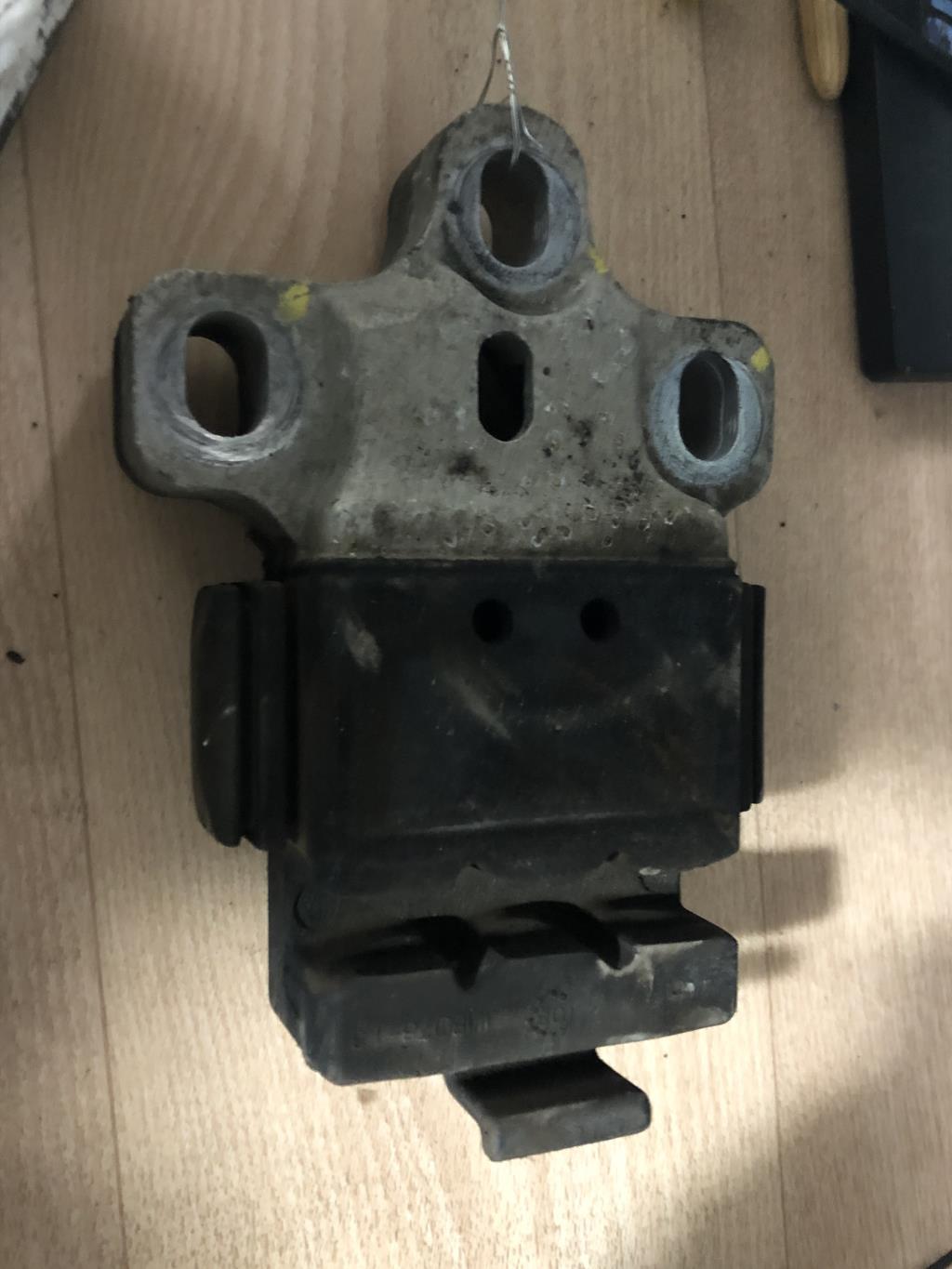 Supporto motore FORD BA499AM  - 1