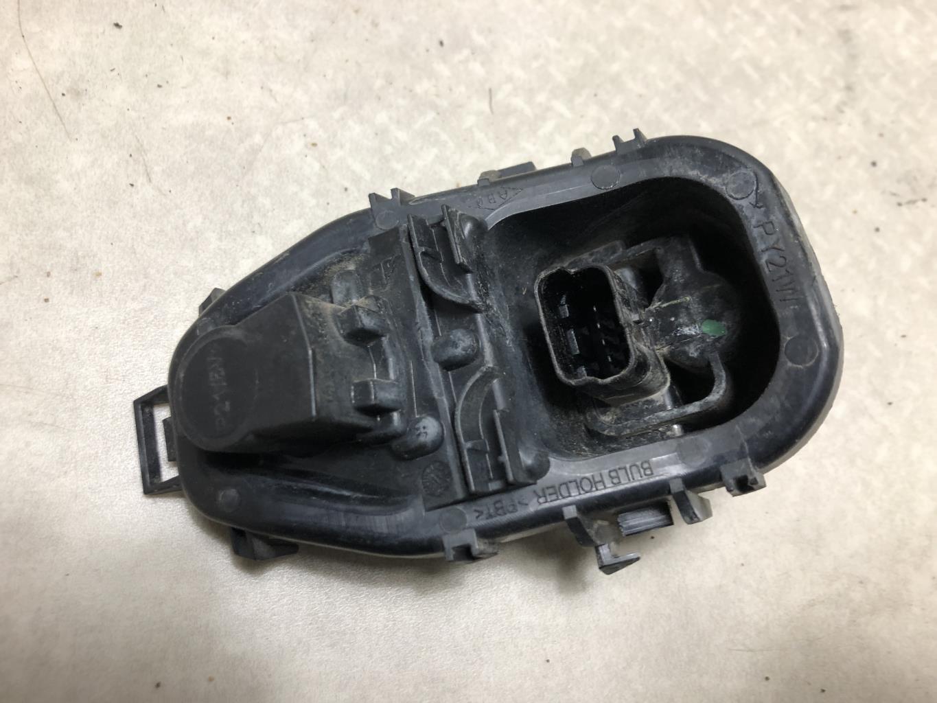 Base portalampade fanale posteriore sinistro RENAULT CLIO 4 PHASE 2 Diésel - 1