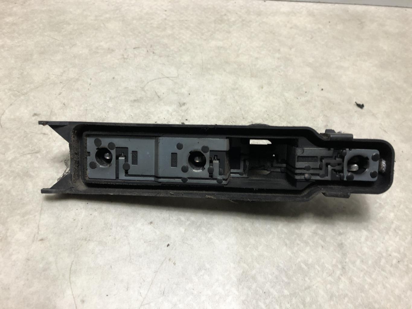 Base portalampade fanale posteriore destro FORD FOCUS 1 BREAK Diésel - 1