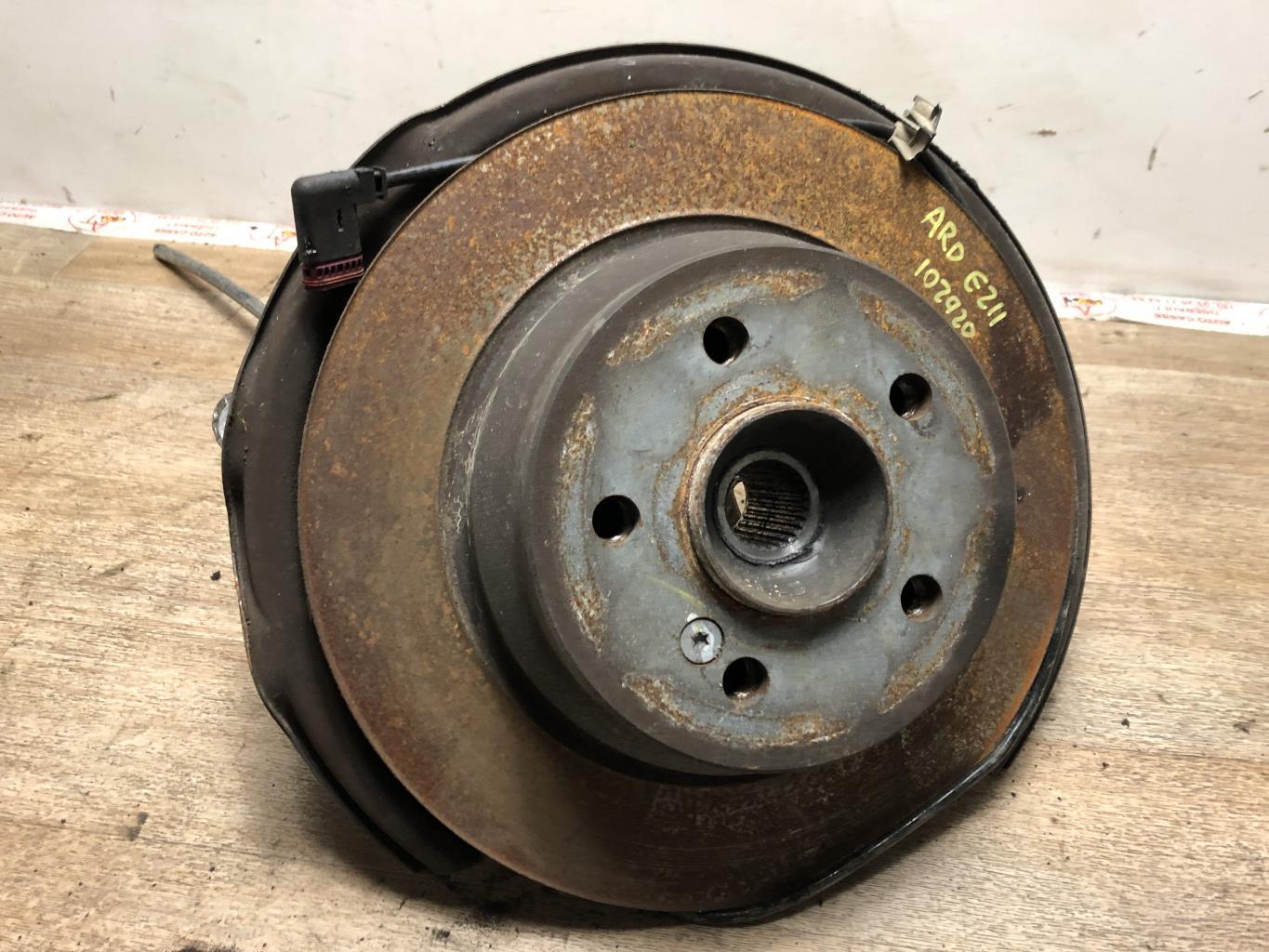 Fusee arriere droit MERCEDES CLASSE E 211 PHASE 1 Diesel - 1