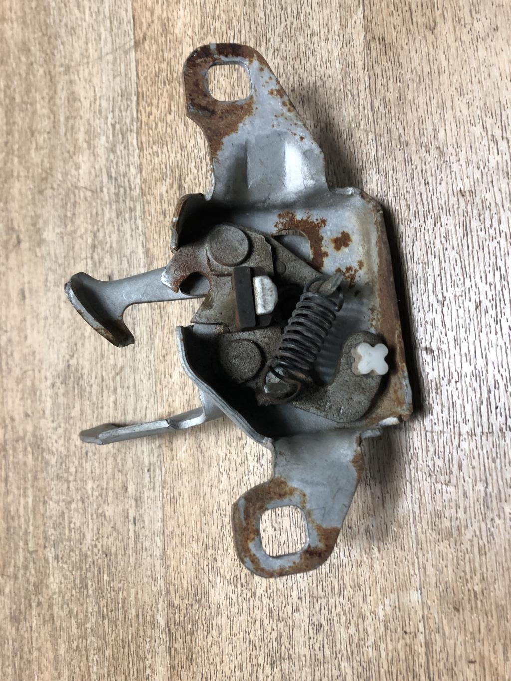 Serrure de capot DACIA DUSTER 1 PHASE 2 Diesel - 1