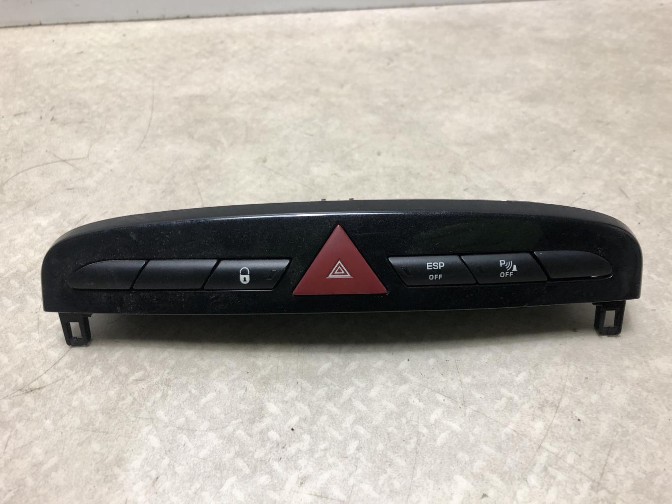 Bouton de warning PEUGEOT 308 1 PHASE 2 CABRIOLET Essence - 1