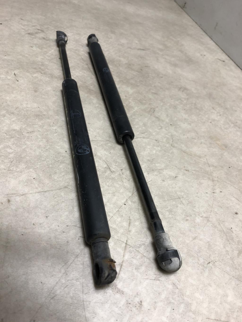 Verin de coffre BMW SERIE 3 E46 PHASE 2 Diesel - 1