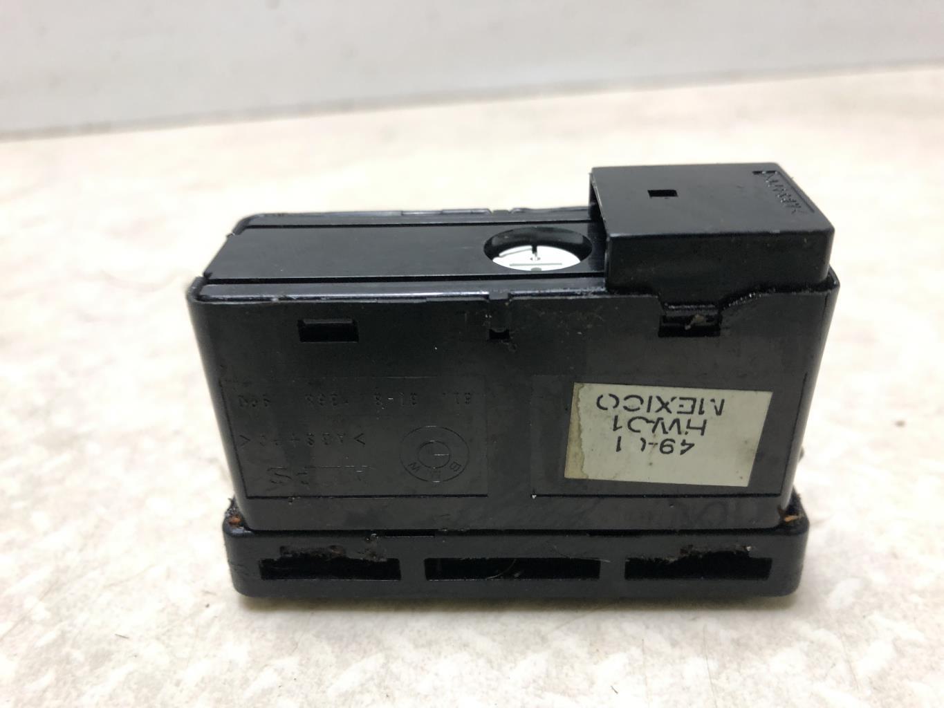 Bouton de warning BMW SERIE 3 E46 PHASE 2 Diesel - 1