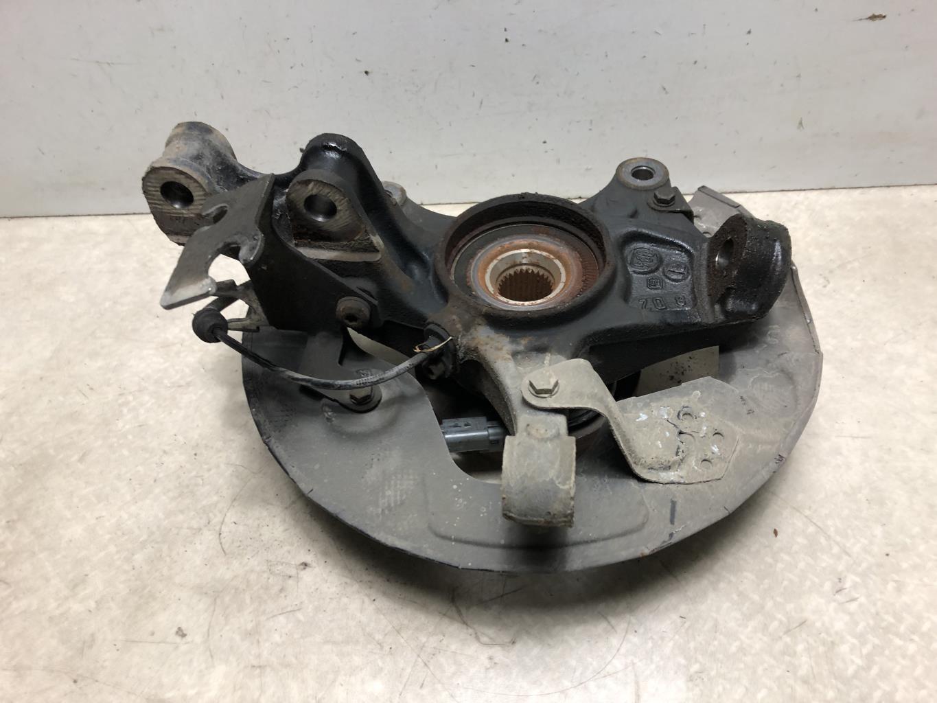 Fusee avant gauche PEUGEOT 308 2 PHASE 1 Diesel - 1