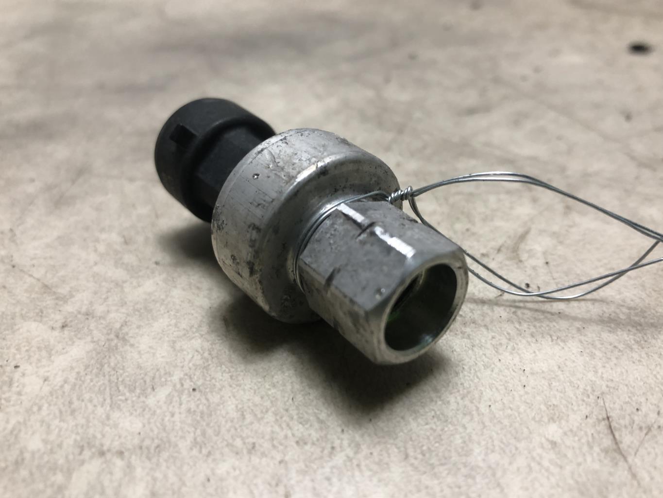 Pressostat de climatisation FIAT 500 2 PHASE 1 Essence - 1