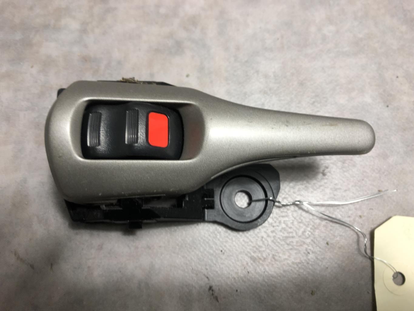 Maniglia interna posteriore sinistra TOYOTA URBAN CRUISER Diésel - 1