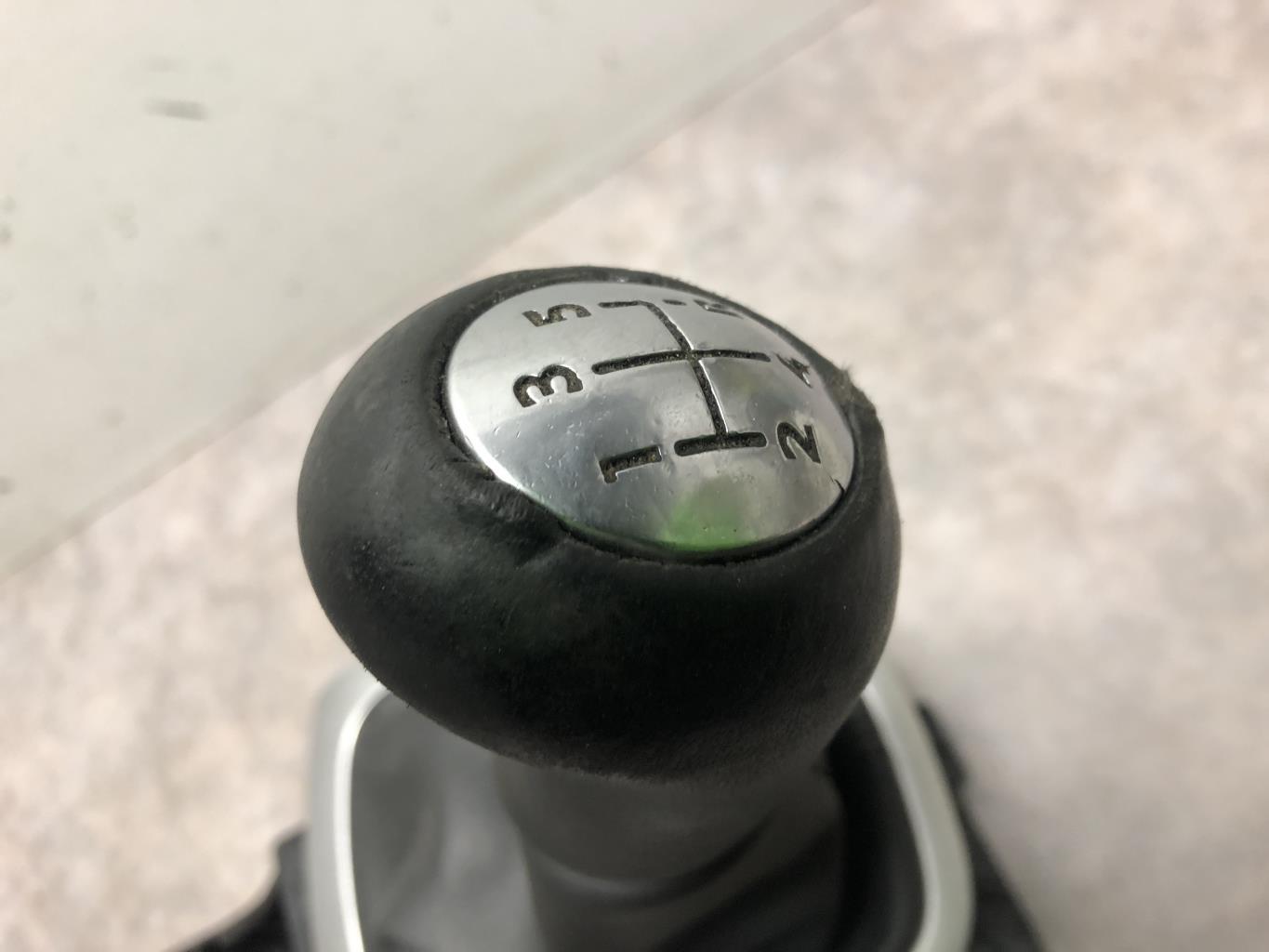 Levier de vitesses RENAULT MEGANE 3 PHASE 1 BREAK Diesel - 1