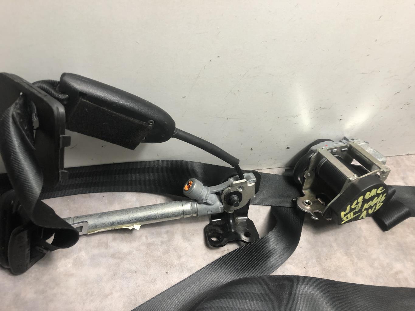 Cintura di sicurezza anteriore destra RENAULT MEGANE 3 PHASE 1 BREAK Diésel - 1