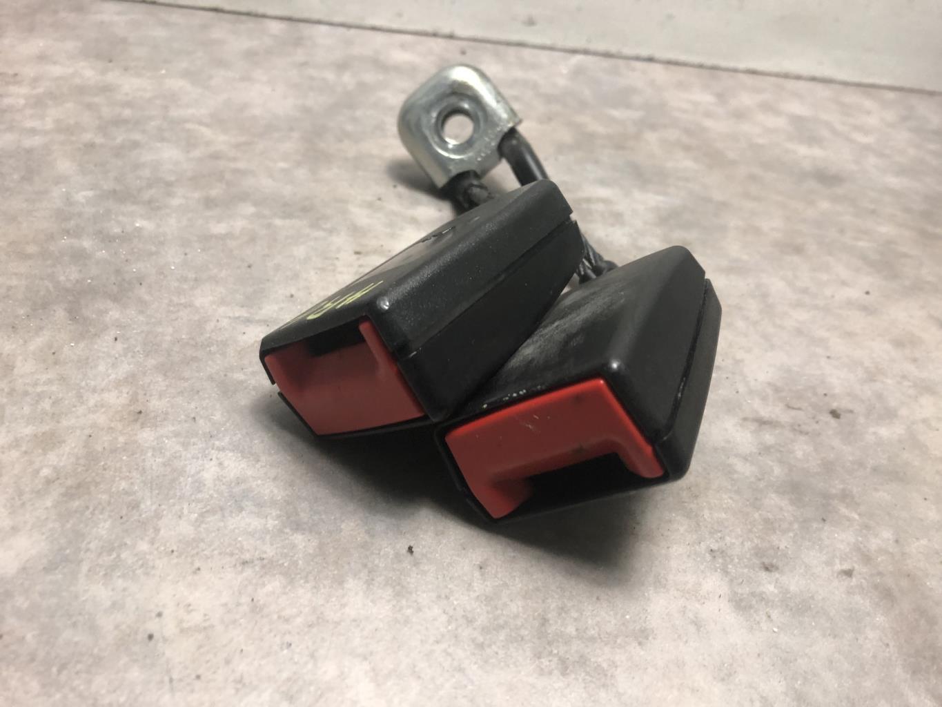 Aggancio cintura sicurezza posteriore sinistro VOLKSWAGEN POLO 5 PHASE 2 Gasolina - 1
