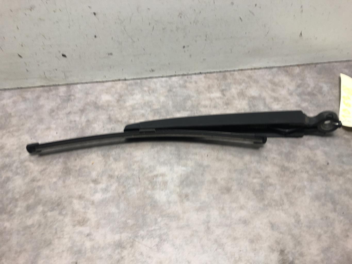 Braccio tergicristallo posteriore VOLKSWAGEN POLO 5 PHASE 2 Gasolina - 1