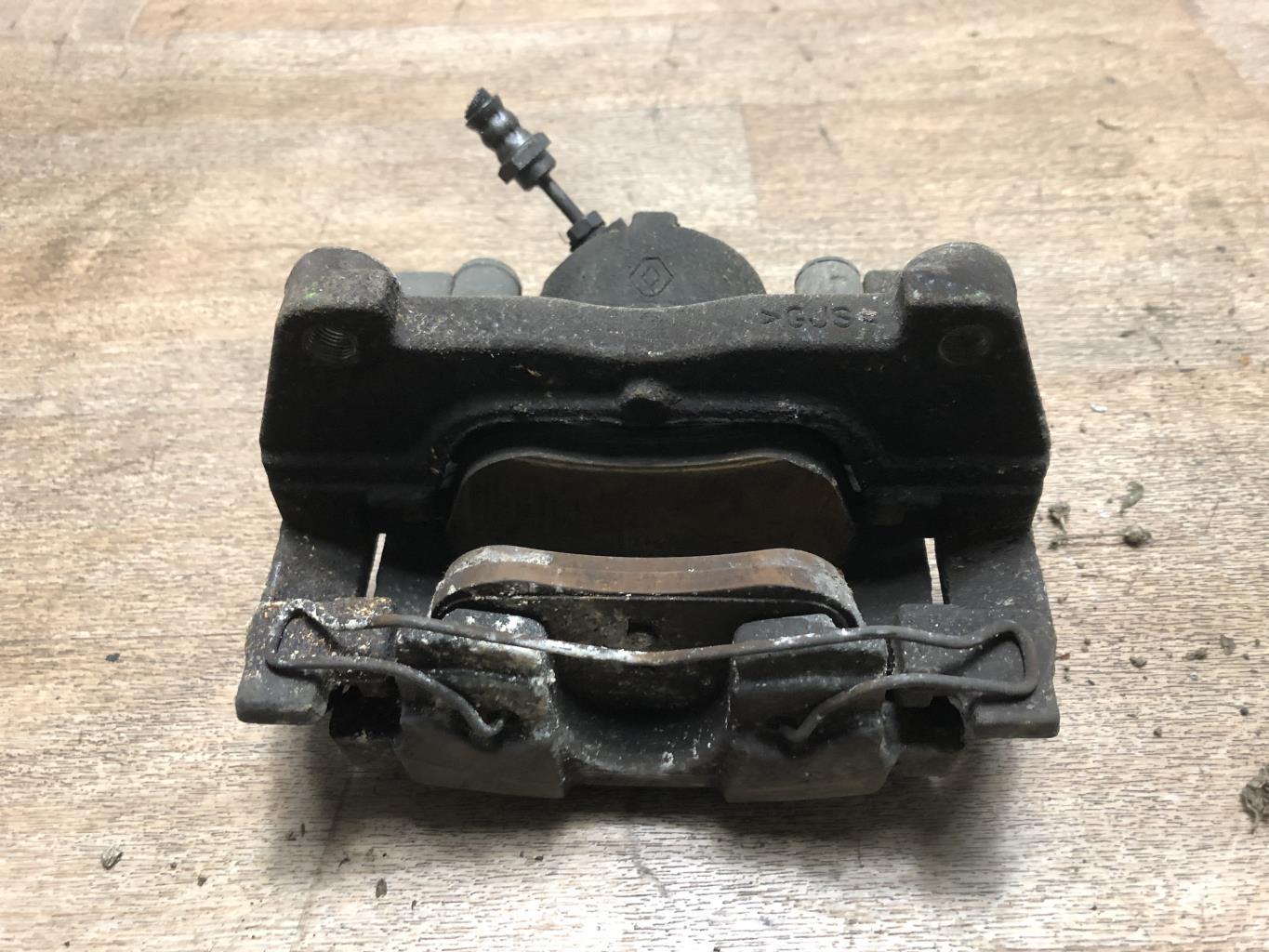 Pinza freni anteriore sinistra RENAULT LAGUNA 3 PHASE 1 COUPE Diésel - 1