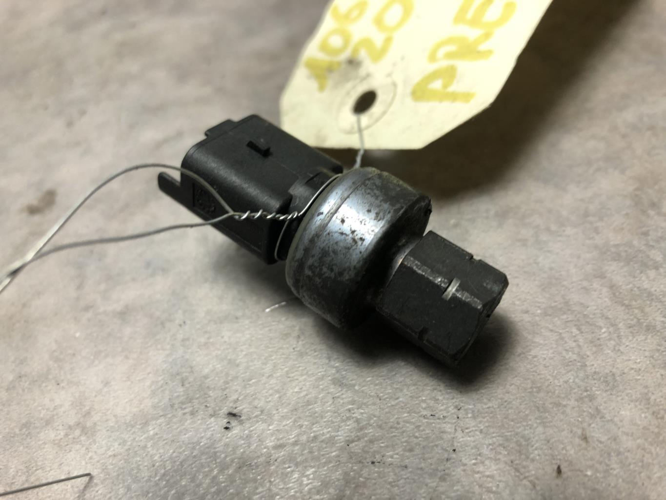 Pressostat de climatisation PEUGEOT 206+ Diesel - 1