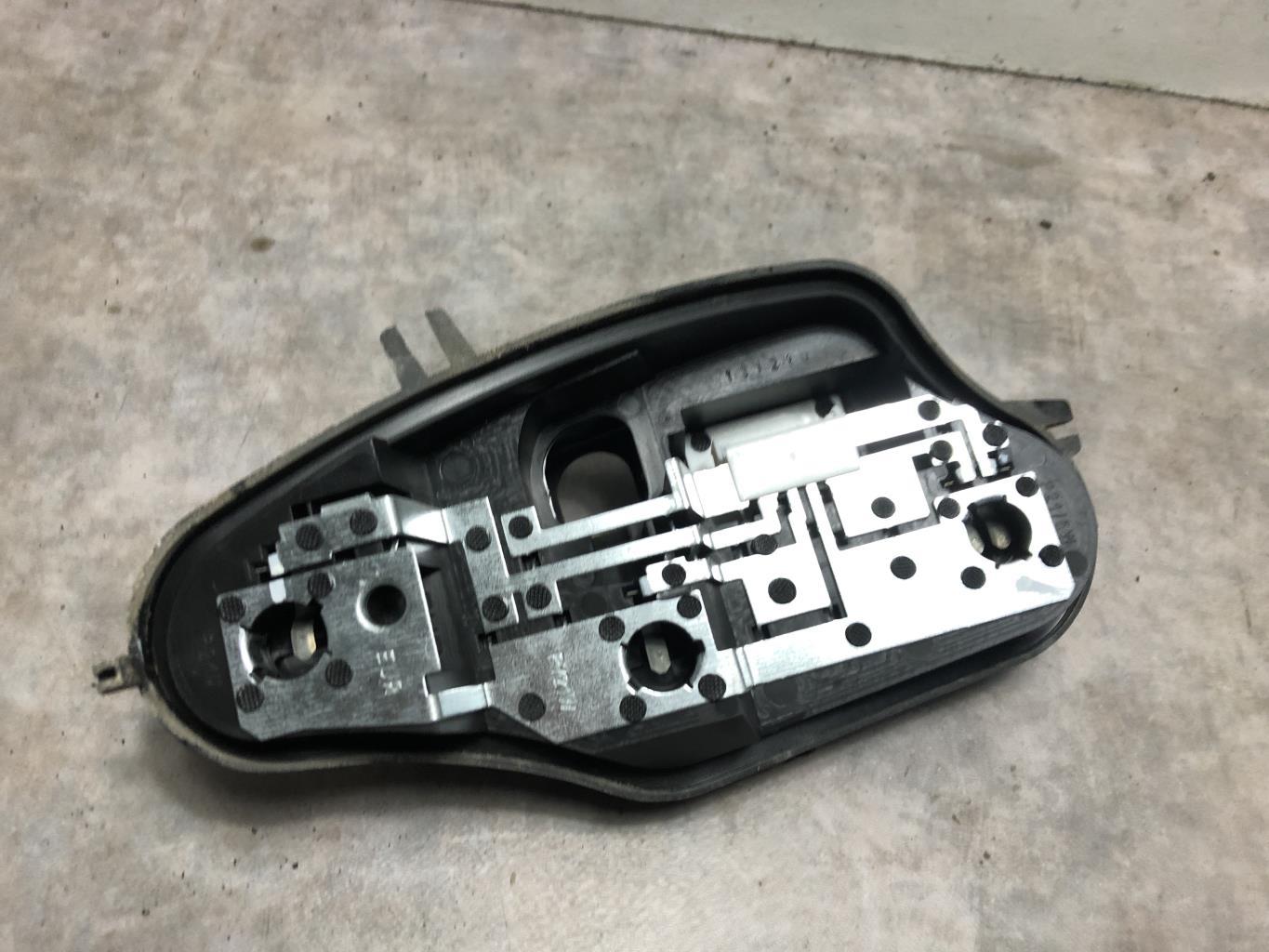 Base portalampade fanale posteriore destro CITROEN C3 2 PHASE 1 Diésel - 1