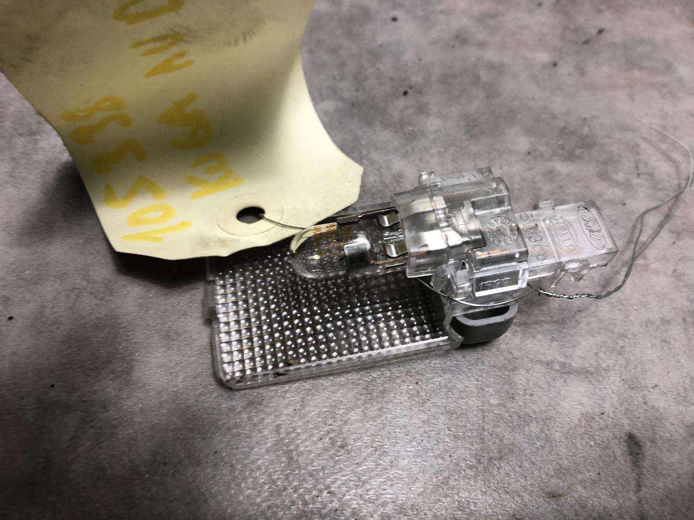 Eclairage de plafonnier FORD KUGA 1 Diesel - 1