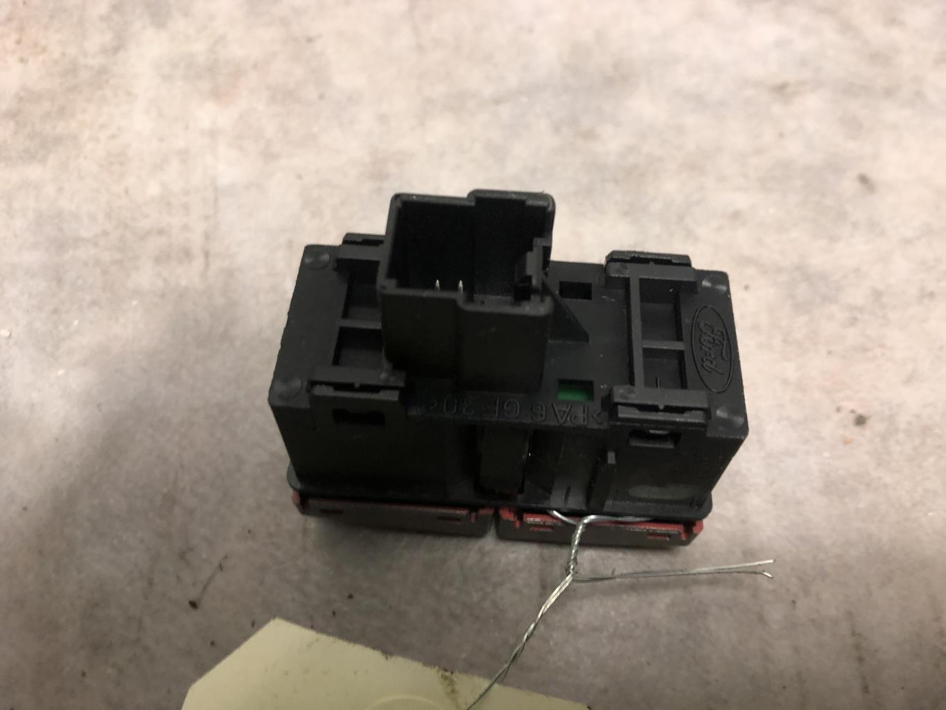 Bouton de warning FORD KUGA 1 Diesel - 1