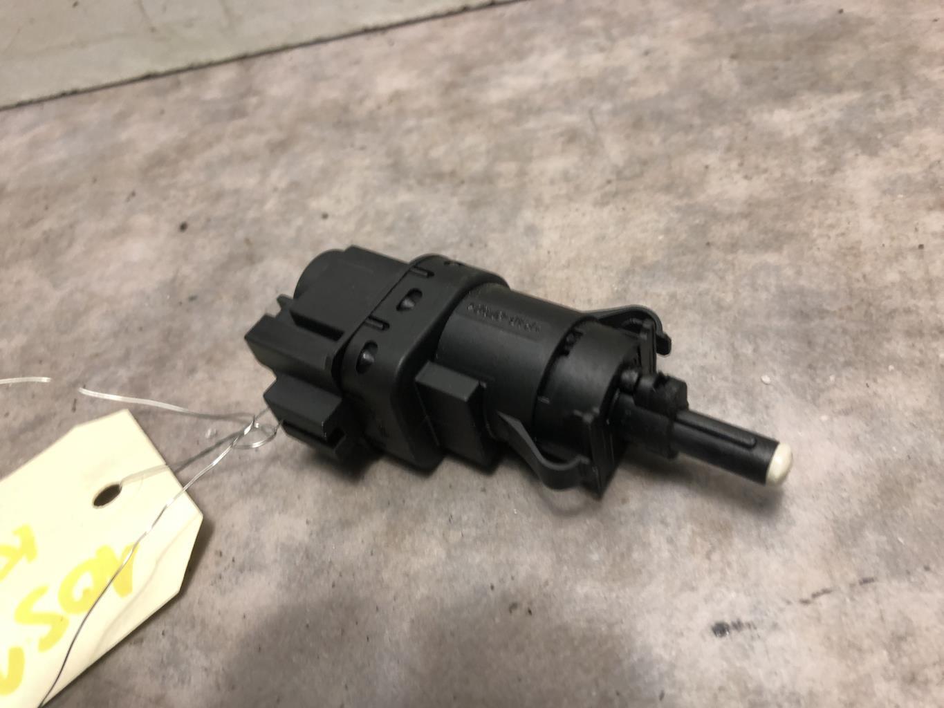 Contacteur feu stop FORD KUGA 1 Diesel - 1