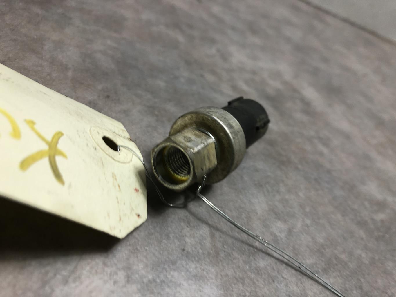 Pressostat de climatisation FORD KUGA 1 Diesel - 1