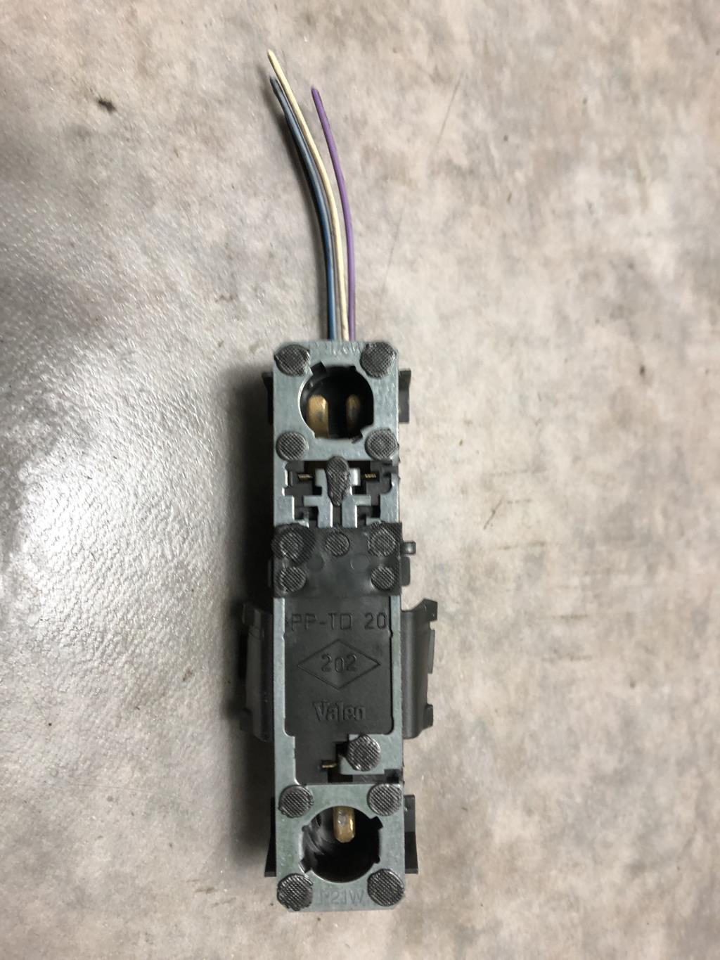 Base portalampade fanale posteriore destro RENAULT LAGUNA 1 PHASE 2 Gasolina - 1