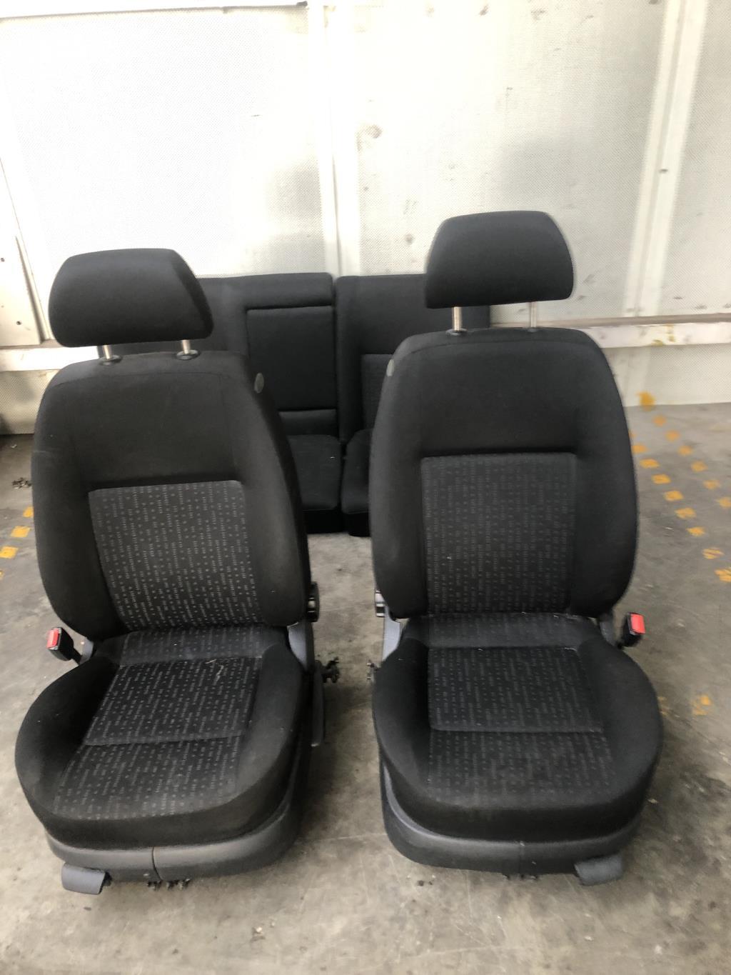 Interieur complet VOLKSWAGEN GOLF 4 Essence - 1