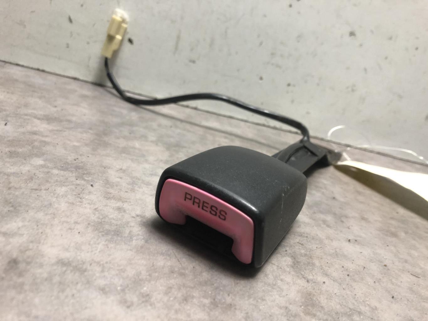 Aggancio cintura sicurezza anteriore sinistro SUZUKI SWIFT 3 Diésel - 1