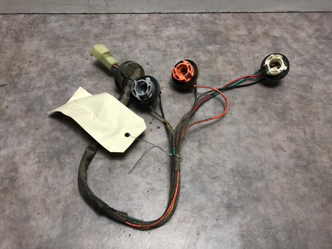 Base portalampade fanale posteriore sinistro SUZUKI SWIFT 3 Diésel - 1
