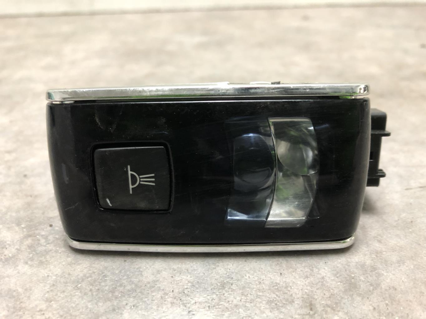 Luce di cortesia PEUGEOT 508 1 SW PHASE 1 BREAK Diésel - 1