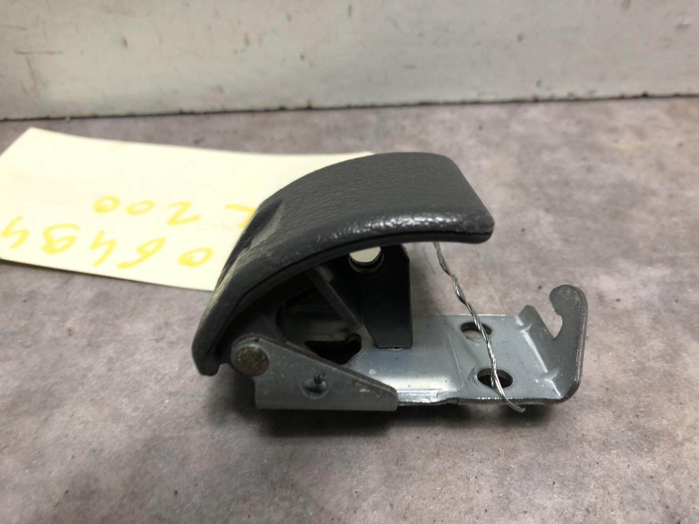 Poignee d'ouverture de capot MITSUBISHI L 200 2 Diesel - 1