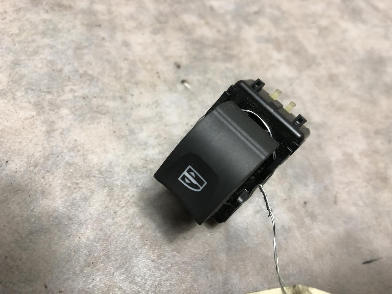 Interruttore lavacristalli posteriore sinistro RENAULT CLIO 4 PHASE 2 Gasolina - 1