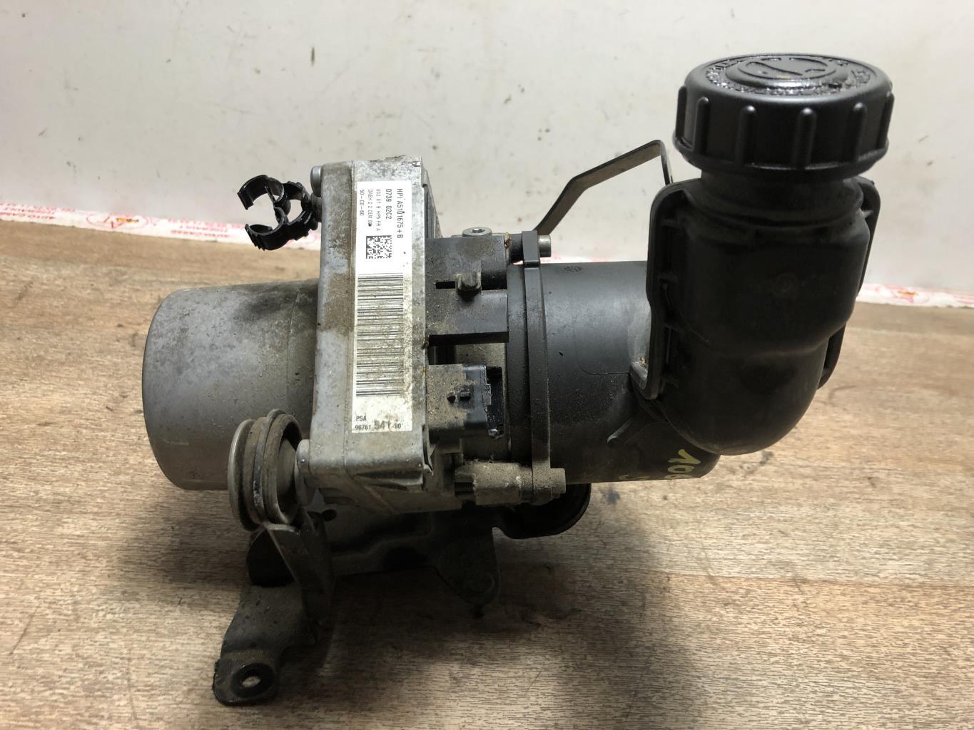 Pompe de direction PEUGEOT 508 1 SW PHASE 1 BREAK Diesel - 1