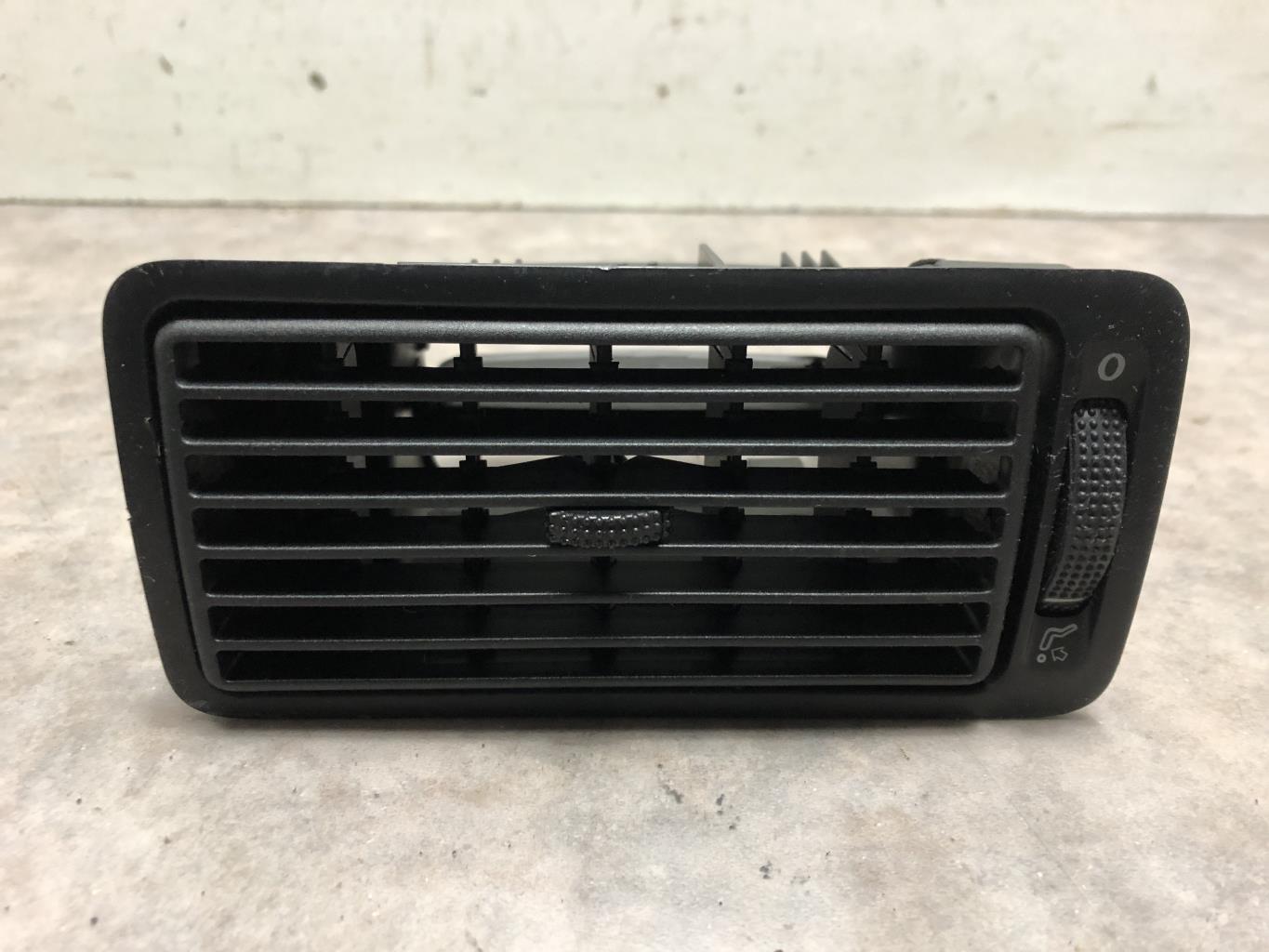 Bocchetta aerazione cruscotto anteriore destra VOLKSWAGEN GOLF 4 Gasolina - 1