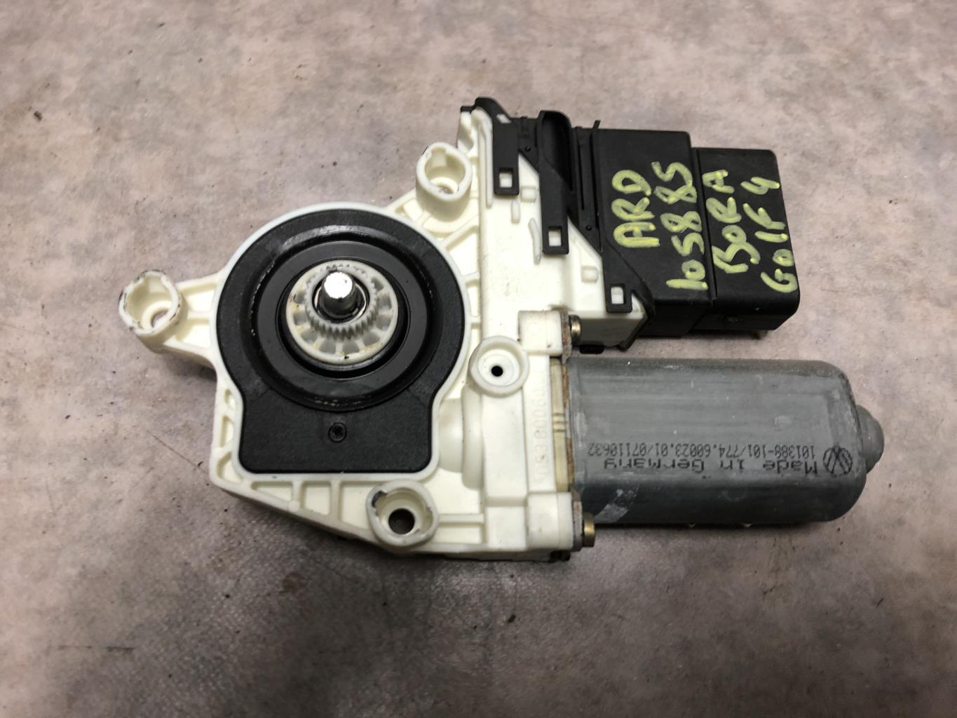 Motore alzacristalli posteriore destro VOLKSWAGEN BORA Diésel - 1