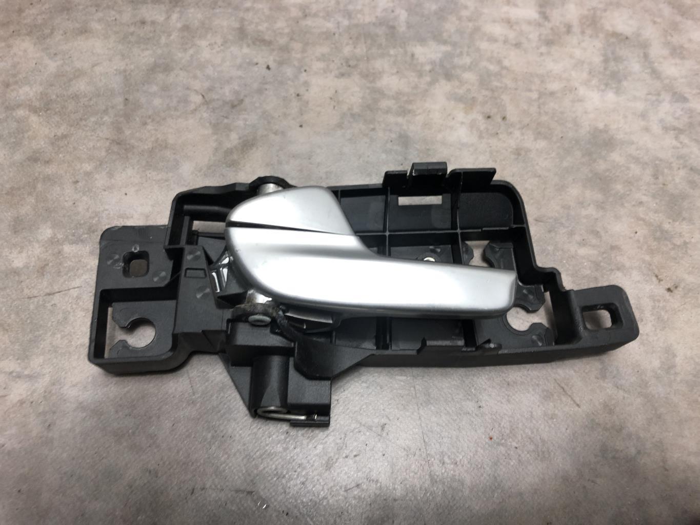 Maniglia interna posteriore sinistra FORD MONDEO 3 PHASE 1 Diésel - 1