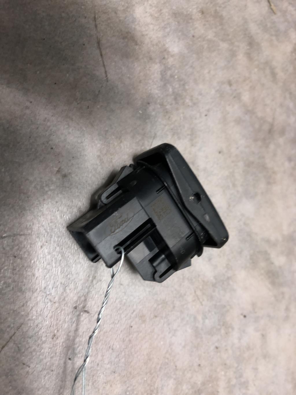 Interruttore lavacristalli anteriore destro FORD MONDEO 3 PHASE 1 Diésel - 1