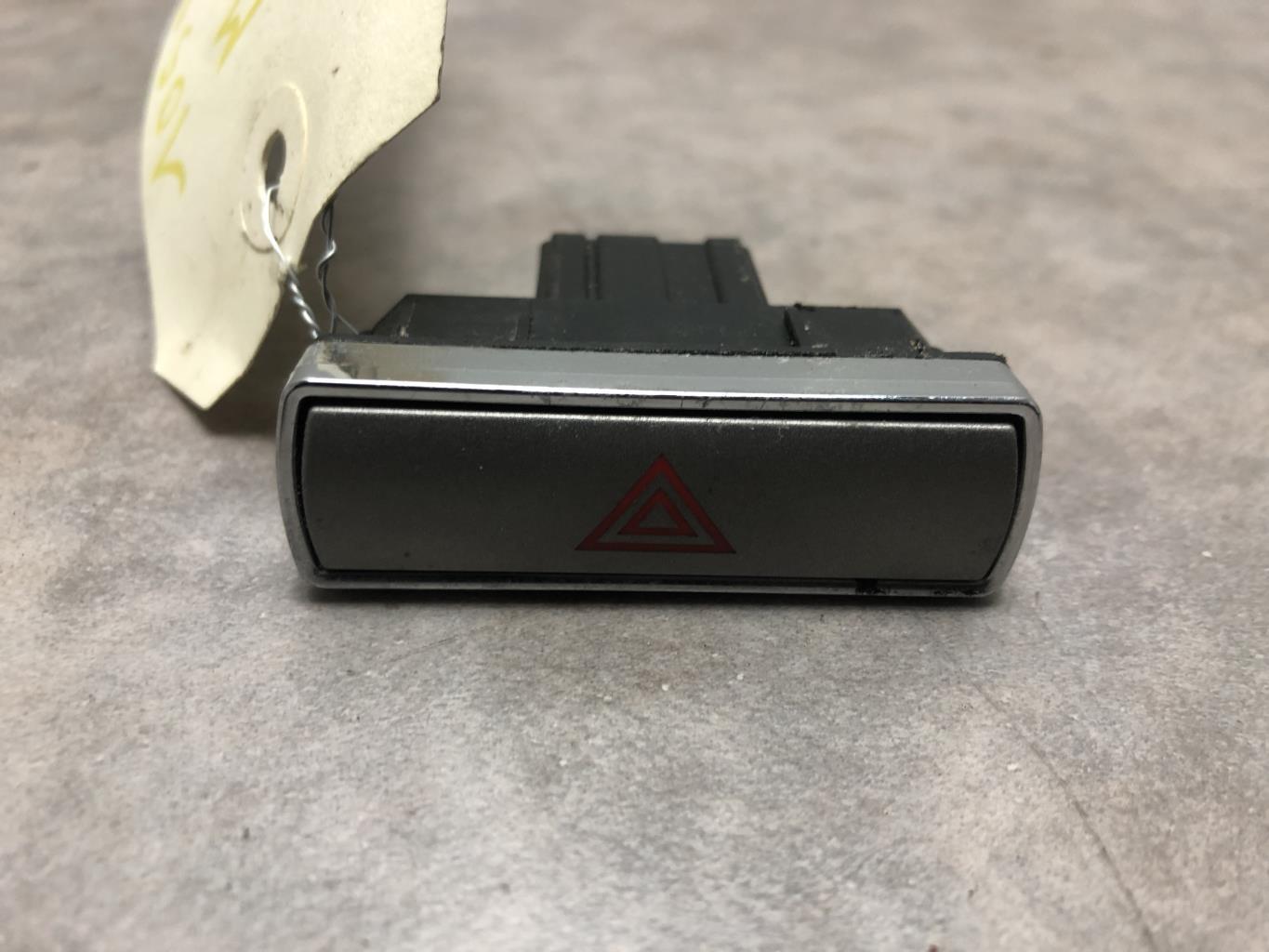 Bouton de warning FORD MONDEO 3 PHASE 1 Diesel - 1