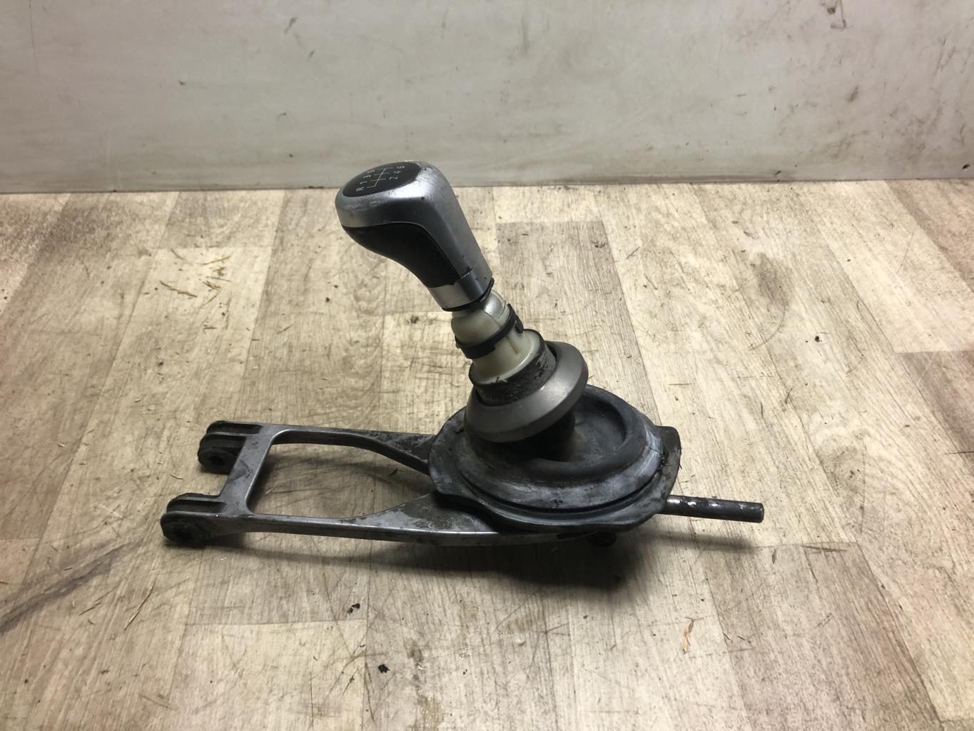 Levier de vitesses BMW SERIE 1 E87 PHASE 2 Diesel - 1