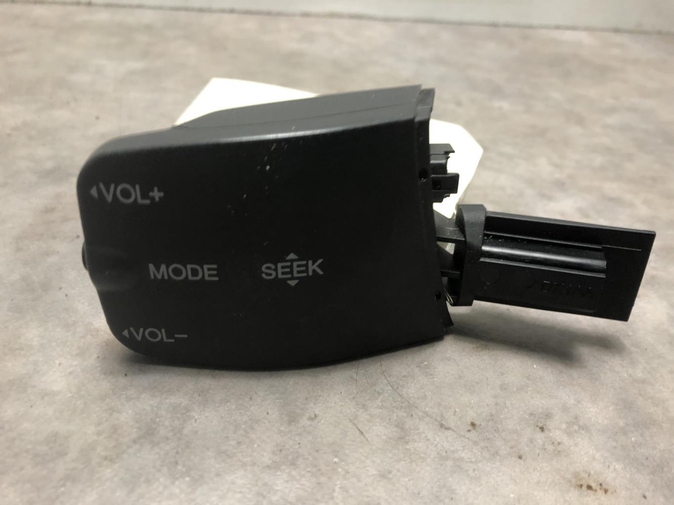 Commande autoradio FORD KUGA 1 Diesel - 1