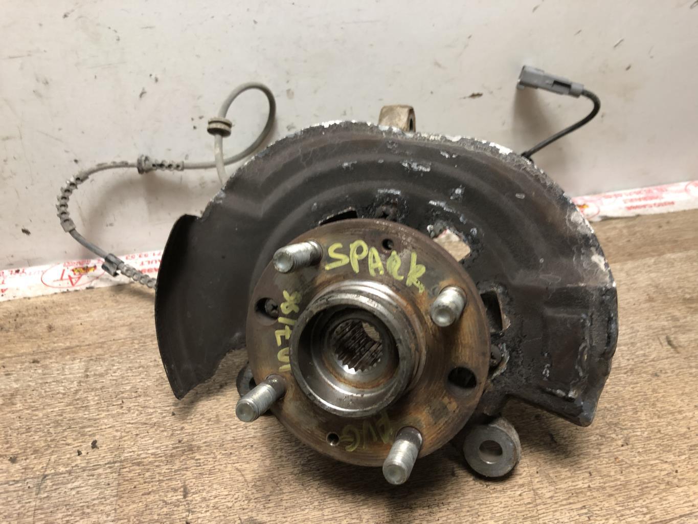Fusee avant gauche CHEVROLET SPARK PHASE 2 Essence - 1