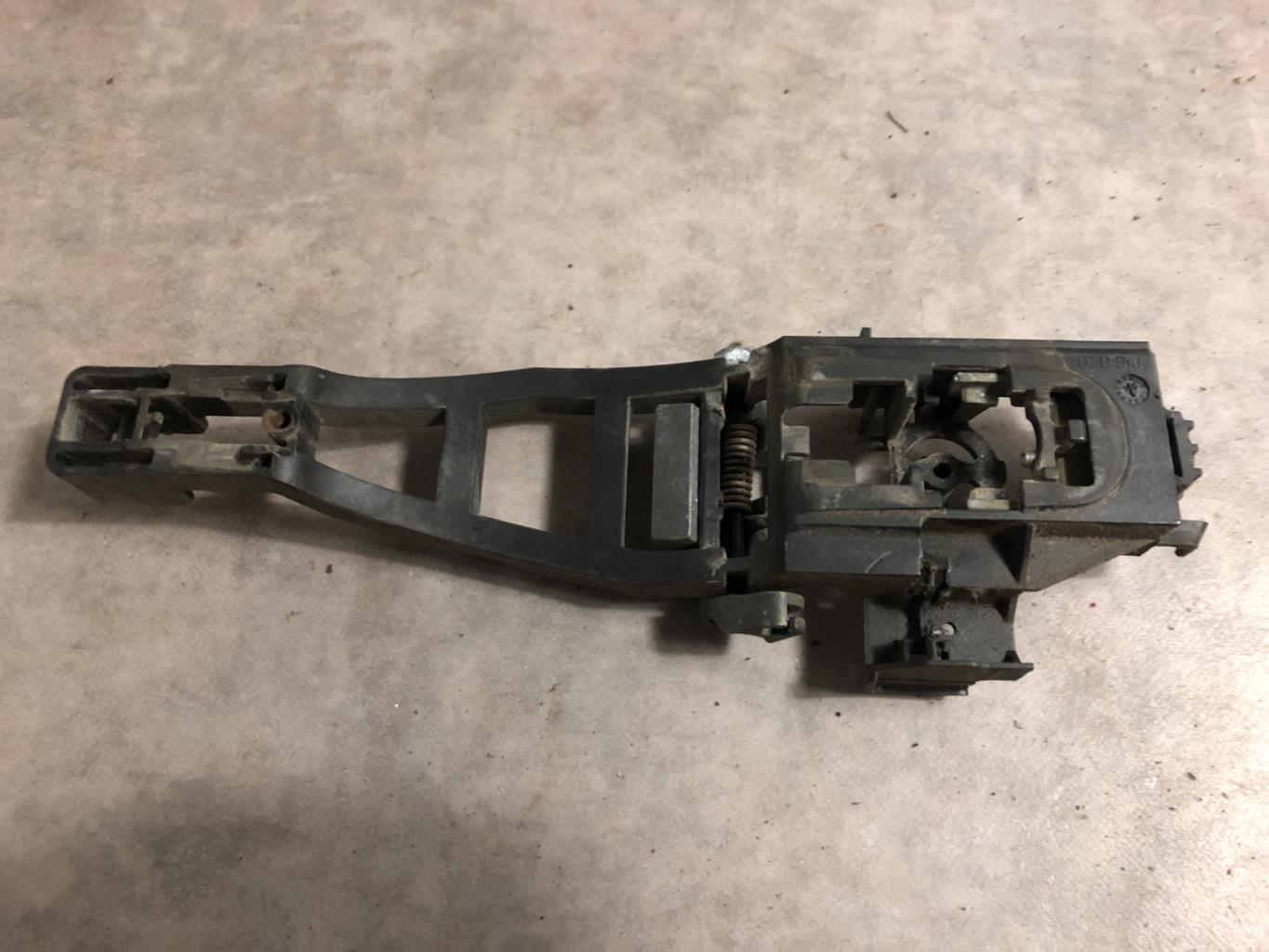 Support poignee porte avant droite FORD C-MAX 1 PHASE 1 Diesel - 1