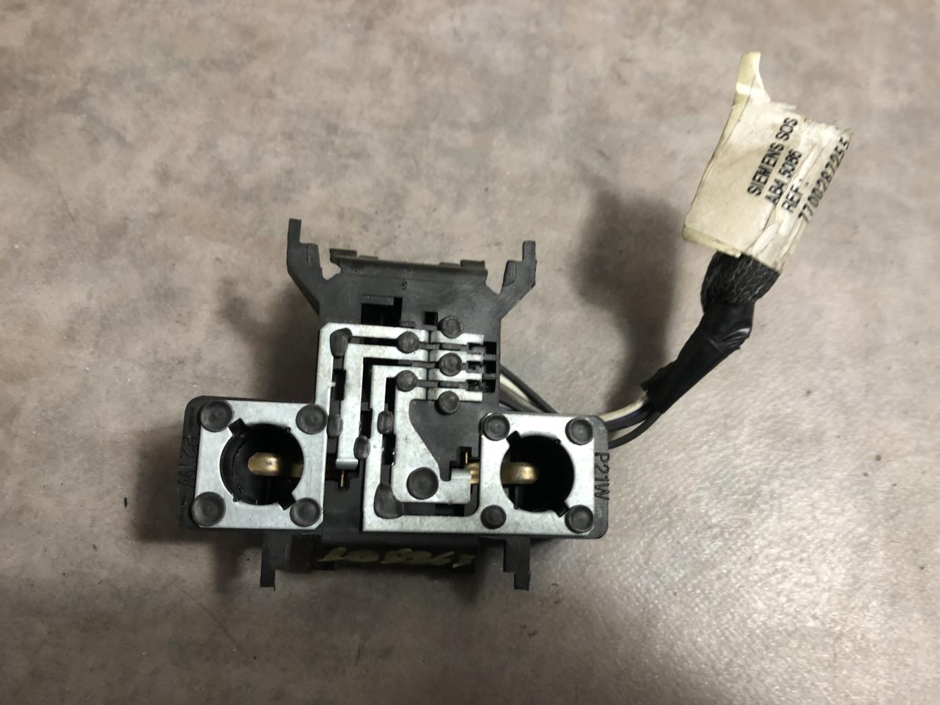 Base portalampade fanale posteriore destro RENAULT MEGANE 1 PHASE 2 Gasolina - 1