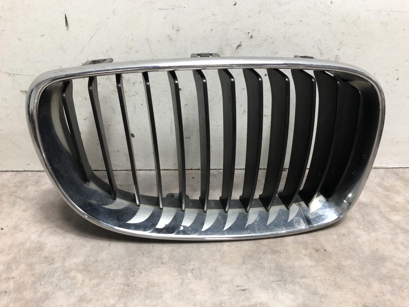 Grille de calandre droite BMW SERIE 1 E87  - 1