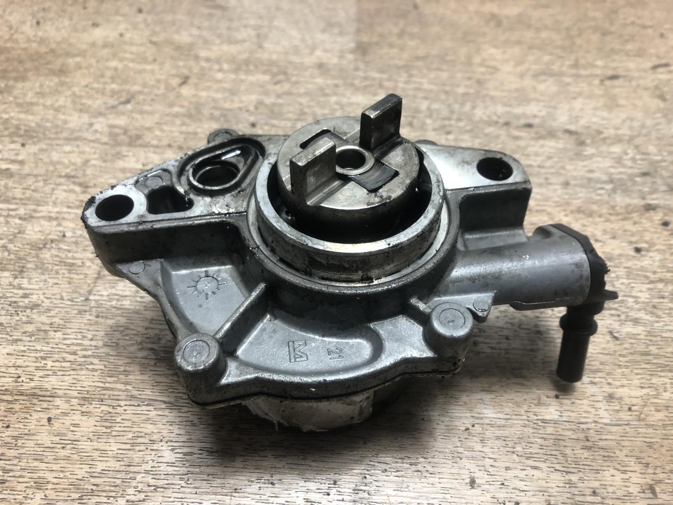 Pompe à vide PEUGEOT 207 PHASE 1 Diesel - 1