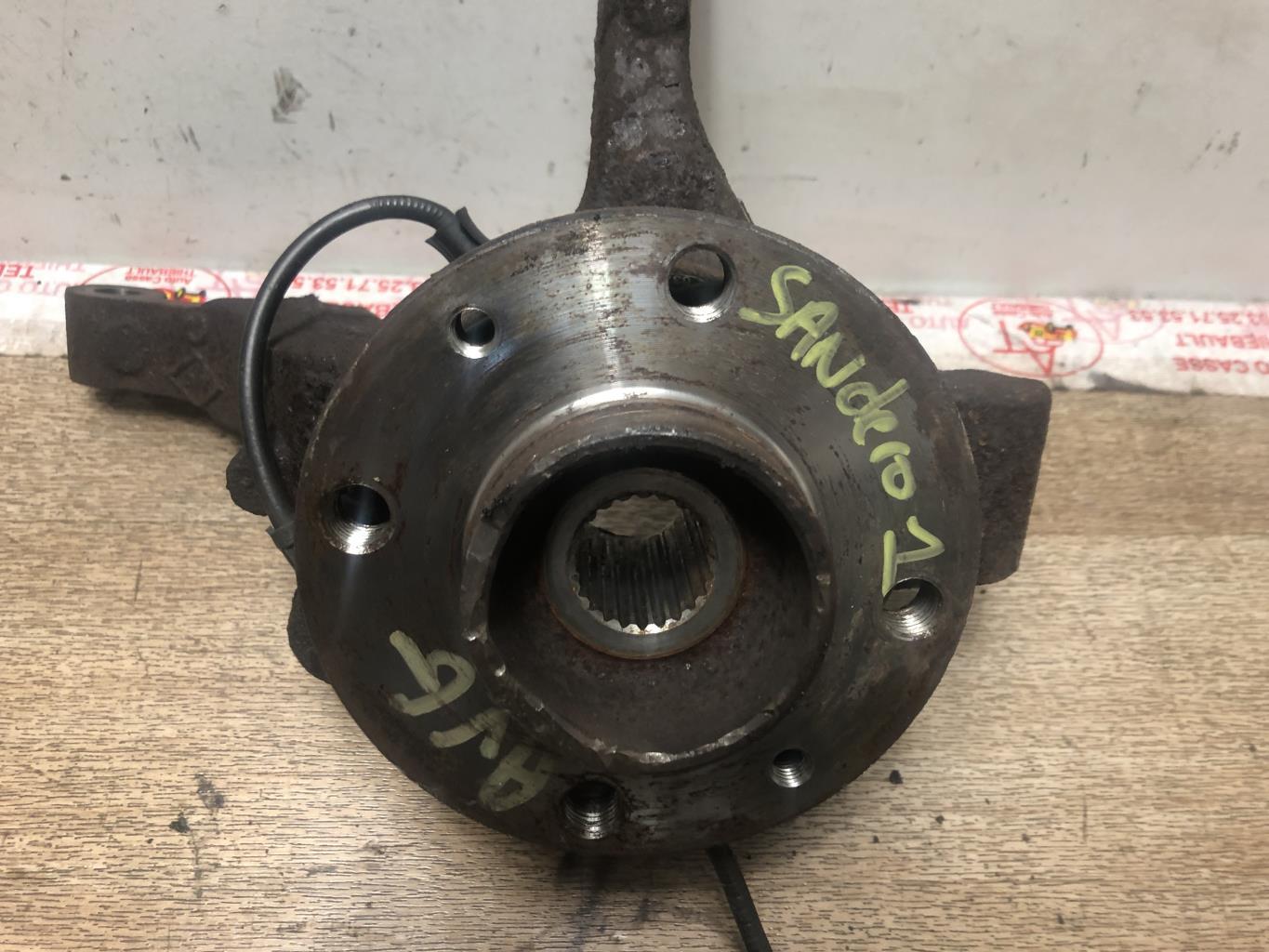 Fusee avant gauche DACIA SANDERO 1  - 1