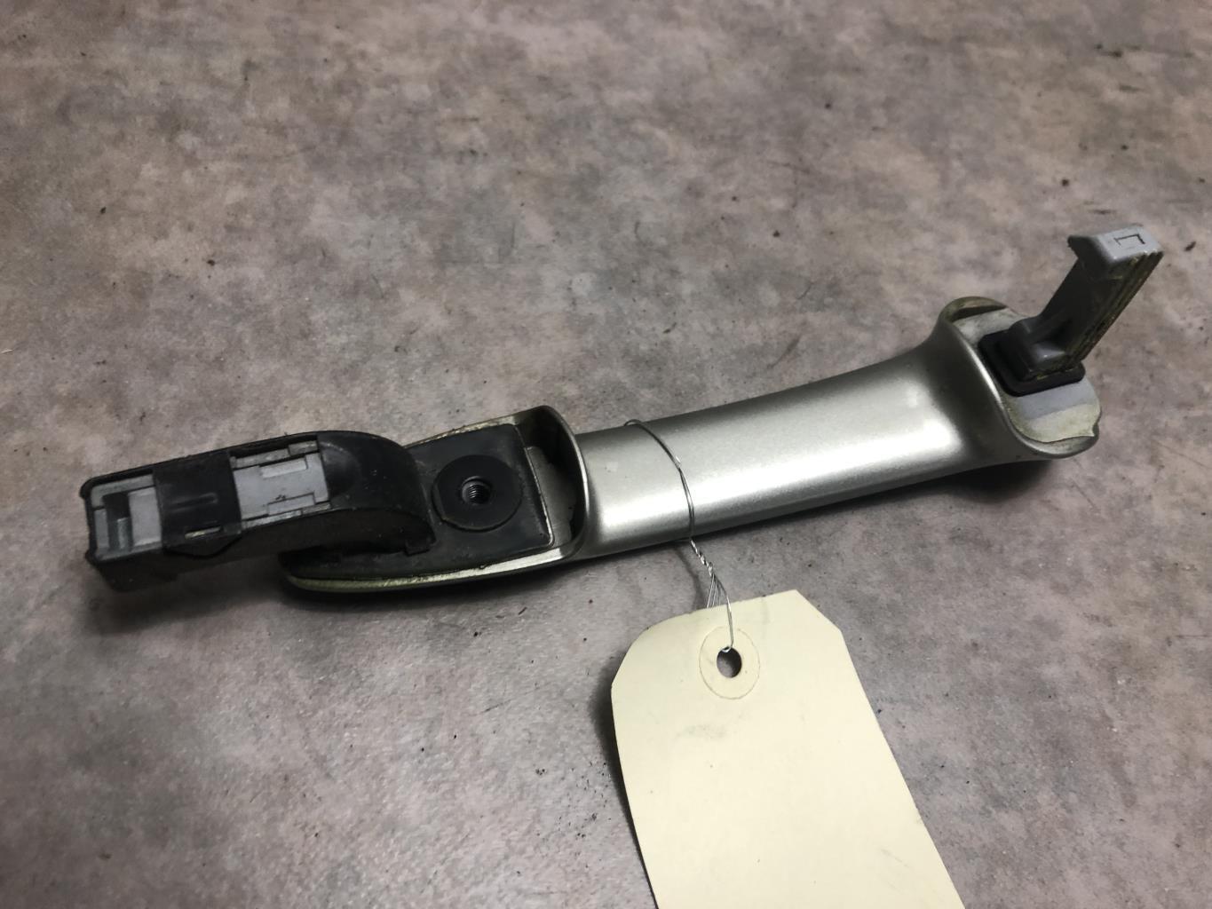 Poignee porte laterale droit MAZDA 5 1 PHASE 1 Diesel - 1